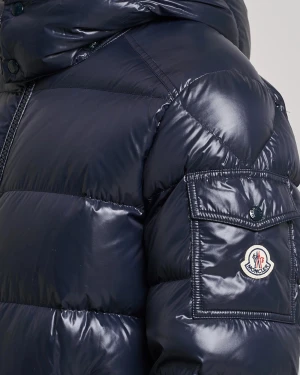 Moncler Maya jacket  - Helt nyskick, köptes i början på detta år, använts endast max tre månader. Kvitto finns kvar, inga hål/repningar osv, köptes för över 12k i butik. 