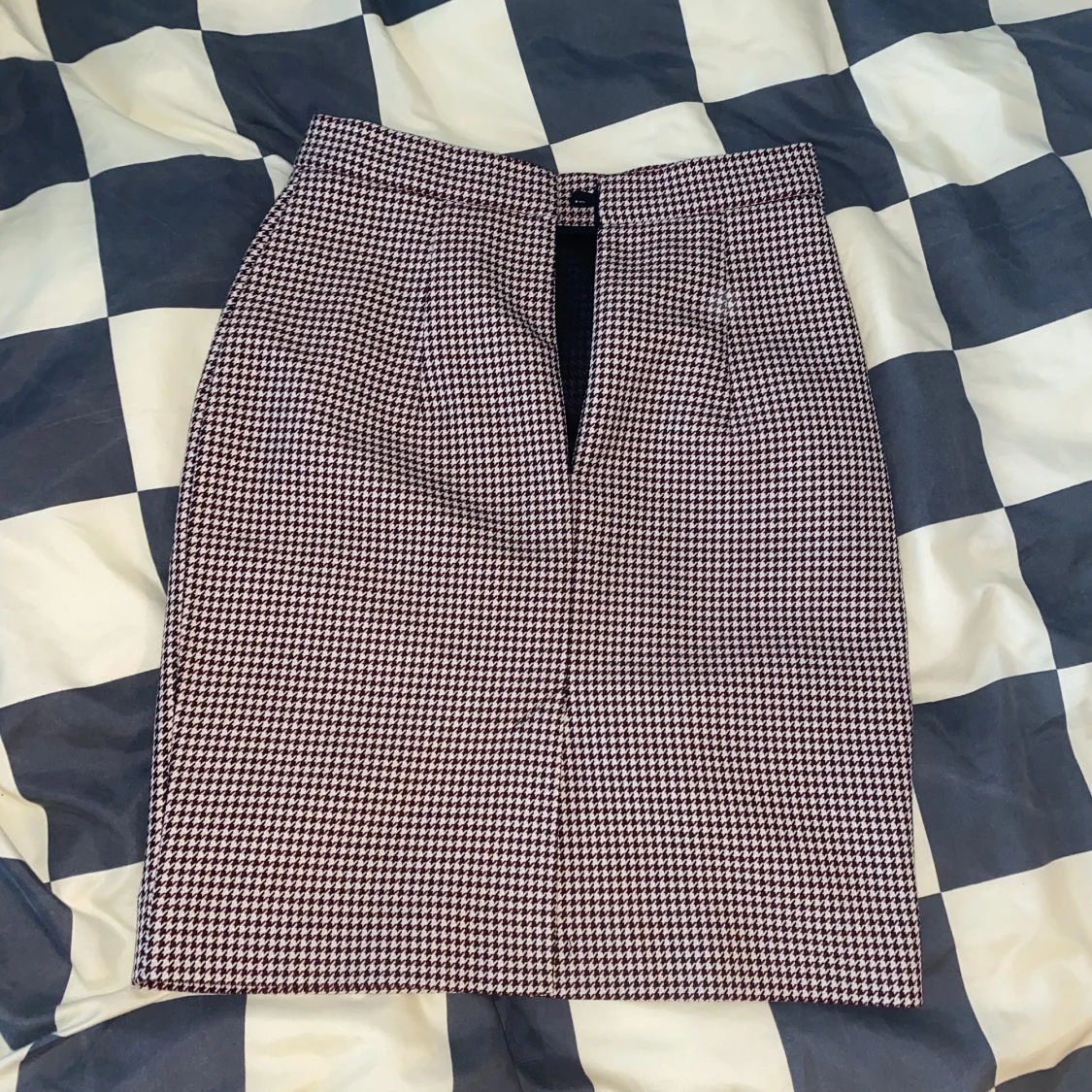 Fodralkjol i hundkexmönster - 90