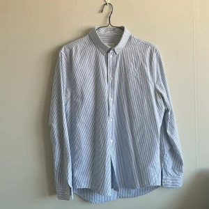 Randig skjorta - Samsoe Samsoe - Fint skick, inga defekter 