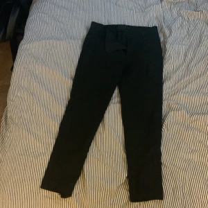 Kostymbyxor - Kostymbyxor från Asos Passar perfekt för sommaren  Använt några gånger W 30” L 32”