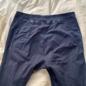RELODE TIGHTS  - Har ej använt mycket allt pga för stora för mig! Dessa är super stretchiga och sitter om ett extra skin🫶🏻 på halva priset! 
