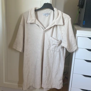 Frotté piké  - Frotté tröja i storlek L. Köpare står för frakt. Skriv till mig om frågor om storlek osv! 🙂