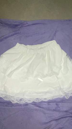 Jätte fin sommar kjol Sick: aldrig använt!! Säljer pga för stor💞 Priset kan diskuteras 💬💞