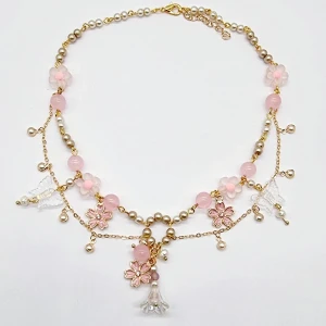 Handgjort halsband  - Handgjort halsband och exklusiv design. Gjord i bra kvalitet 🌸 Material-rosenkvarts, äkta sötvattenspärlor, glas pärlor, plast pärlor, plast, koppar. Nickel fri. Längd: 19,5cm och 5cm lång förlängninskedja för justering.🌸  [frakt 20kr]180kr