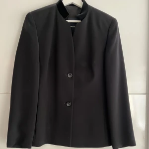 Kavaj från Bianca - Kavaj från Bianca. Nyskick. Nypris ca 3000-4000kr 