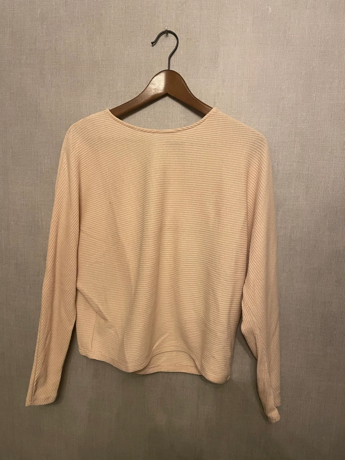 Ljusrosa finstickad topp