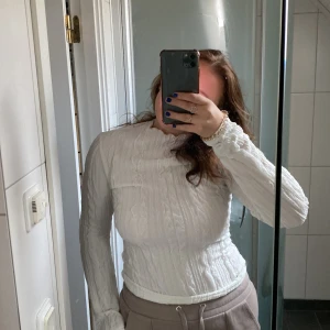 Super fin topp - Super fin reflad lång armad fest topp aldrig använt 💘