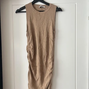 Klänning  - Klänning från chiquelle, nästan aldrig använd. Så fin