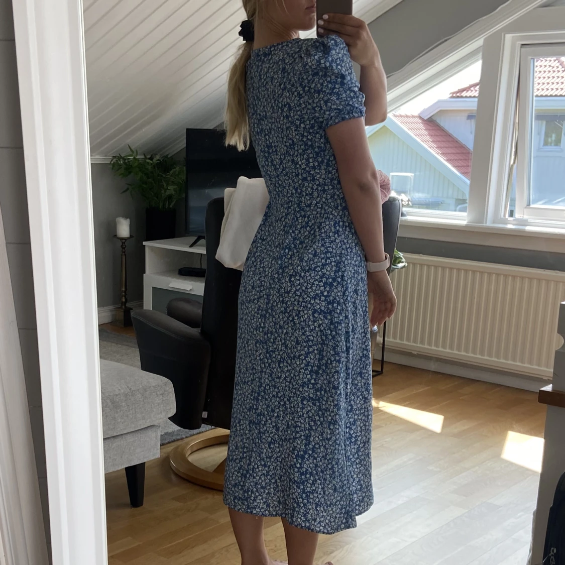 Blommig klänning - 91