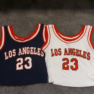 Shein linnen - Säljer 2 linnen från shein. Minns inte hur mycket de kostade men säljer båda för 25. Båda är i storlek Xs. De är använda typ 2 gånger alltså i bra skick.