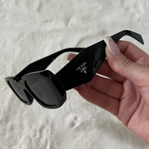 Prada solglasögon  - Solglasögon från Prada, AA kopior! 