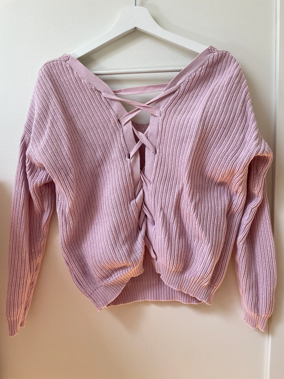 Tjocktröja med öppen rygg - 90