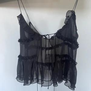 Zara - Skit snygg zara tröja som inte passade😫 alla lappar är kvar, den blir inre genomskinlig när den sitter på