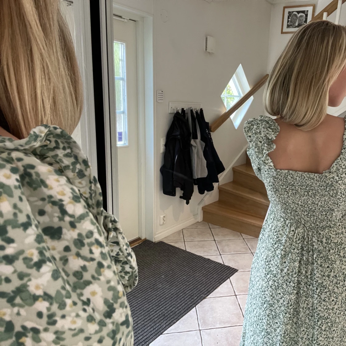 Grönblommig midiklänning - 91