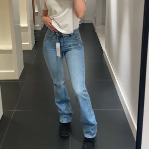 Jeans  - Säljer dessa fina Gina Jeans då dem tyvärr inte används längre. 