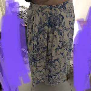 Lång kjol - Lång ”hippie” kjol. Helt oanvänd pga för kort för mig, superbra skick. 