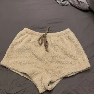 Fluffiga shorts 