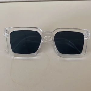 Fick dom i present  - Dom passar  inte mera använda 1 gånger och 50 via snabb affär konkat mig så får ni det för 50 kr på Plick 