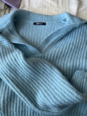 Stickad tröja  - Från gina tricot, bra skick. 