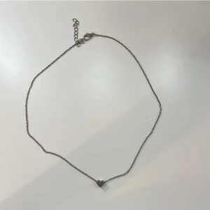 Halsband  - Halsband från shein, ge gärna prisförslag 