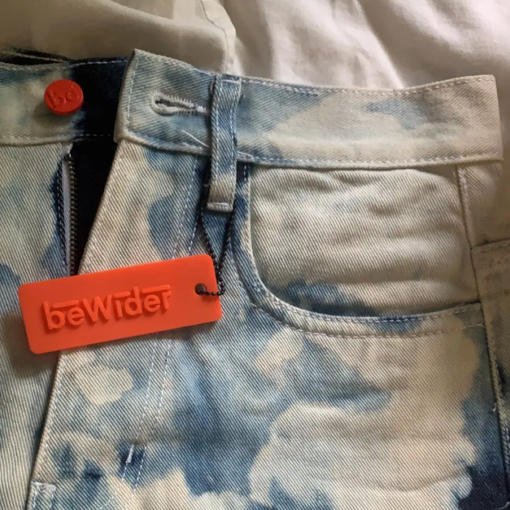 Jeans från BeWider Nypris: 1300kr går inte att köpa längre. Frakt Ingår.. Jeans & Byxor.