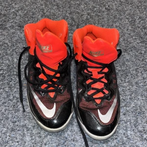 Nike basket skor - Bra basketskor. Skick 9/10