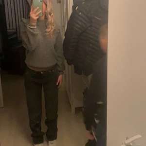 Lågmidjade jeans  - Säljer dessa lågmidjade jeans då de inte passar mig, väldigt fint skick