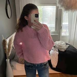 Stickad tröja - As snygg stickad tröja från veromoda 😻 nypris: ca 450kr. Säljer då den inte kommer till användning. Perfekt till hösten💕 