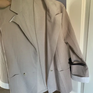 Balzer  - En jätte fin blazer eller tunn kavaj, som inte kommer till användning✨✨😀