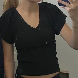 Topp - Så söt topp ifrån only, använd en gång. Skriv för fler bilder💗