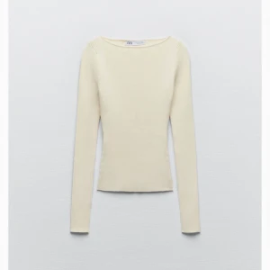 Zara topp - Helt ny, aldrig använd topp från zara i storlek L  men sitter som en M/S