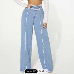 Utsvängda jeans - Väldigt snygg, aldrig använt och bra kvalite! 