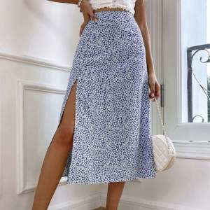 Säljer denna blå kjol från shein! Köparen står för frakten, tar enbart swish🌟
