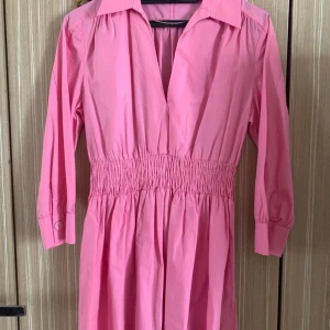 Zara klänning - Aldrig använd klänning