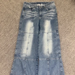 Lågmidjade Jeans ragged priest - Storlek 38 Använda en gång, som nya.