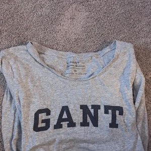  Gant T-shirt  - Den är använd men ingen fläck eller något.