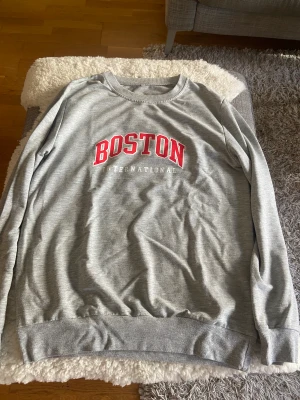boston sweater - snygg o skön men används inte längre