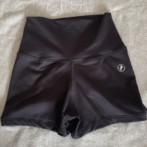 Abs2be träningsshorts scrunch - Scrunch shorts. Använda men i gott skick. 