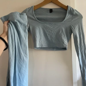 Ett blått sett - Ett blått shein med lång kjol från shein strl Xs passar liten S