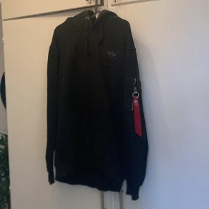 Alpha - Säljer en alpha tjocktröja 