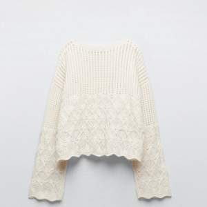 Zara tröja som är köpt för lite mindre än 1 år sedan. Säljer då den intentioner till användning.