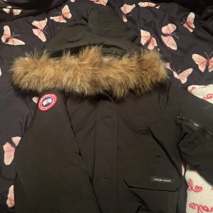 vinterjacka  - säljer denna då den inte var som jag hade tänkt mig i storleken, kopia av  (chiliwack bomber heritage) jackan! 