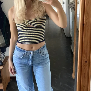 Randig tubtopp - Snygg blå/gul-randig tubtopp!🫶