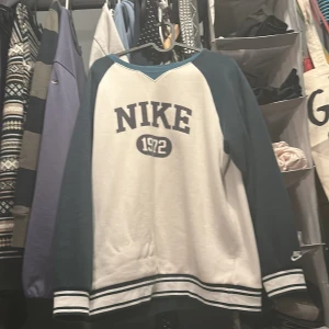 Vintage nike - Vintage nike hoodie som inte kommer till användning, pris går att diskutera 