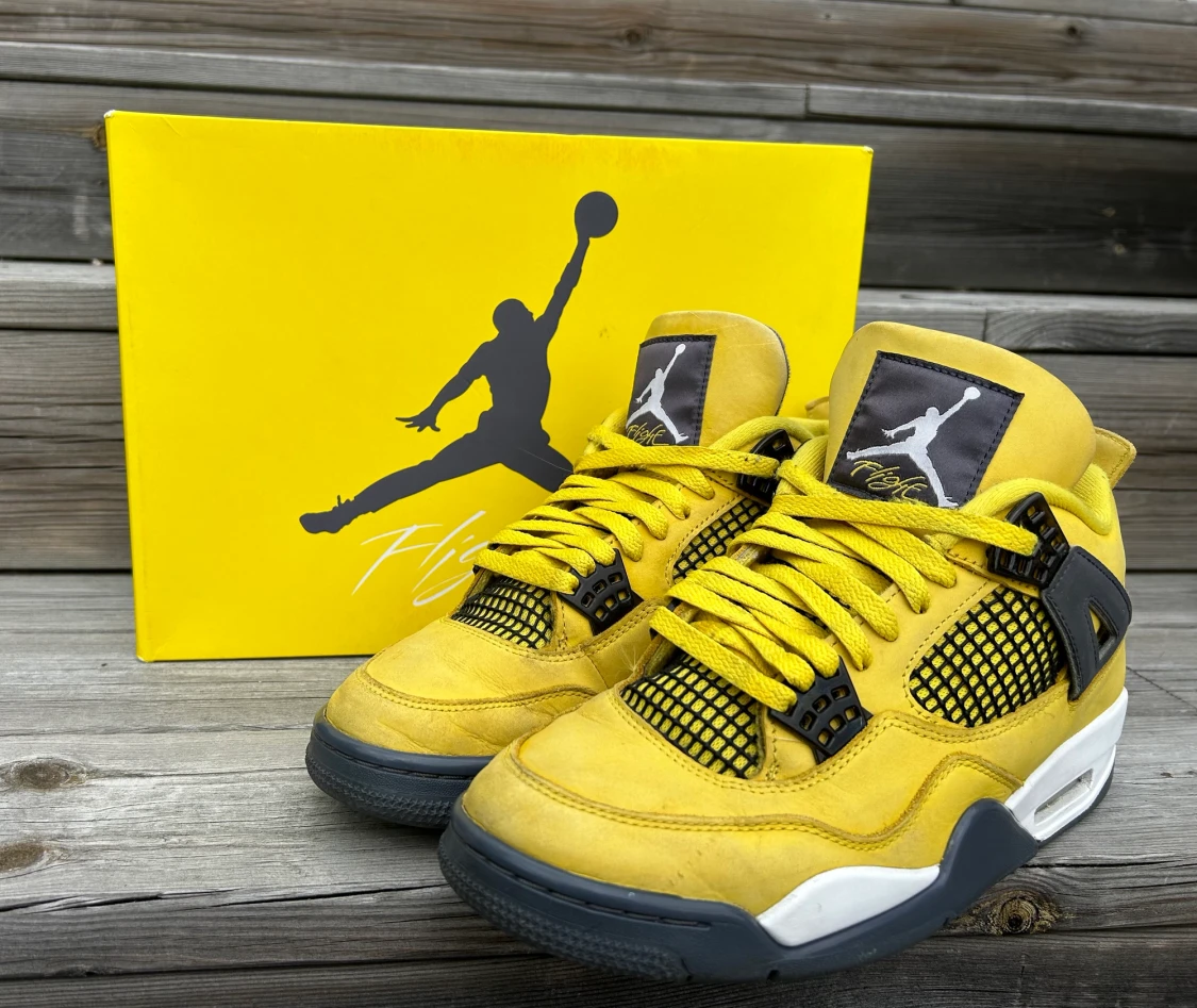 Jordan 4 Lightning