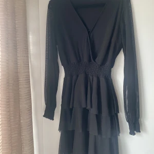 Klänning - Super fin klänning från Gina tricot! I storlek S🩷