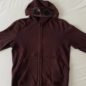 Cp company  - Cp company zip hoodie ny skick använd få gånger