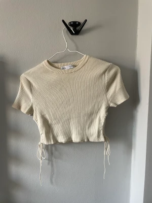 Zara tröja - Nästan aldrig använd och i gott skick