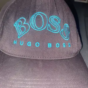 En Hugo boss keps som inte säljs längre säljer pga ny keps