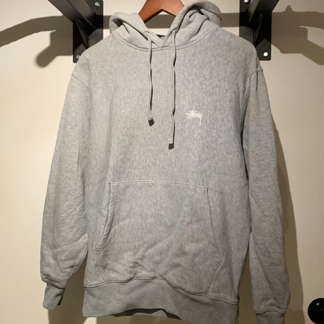 Grå Hoodie Stuzzy